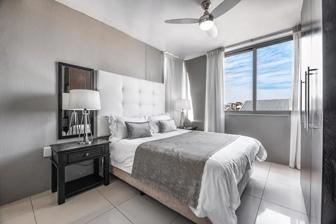 401 Infinity Apartment Bloubergstrand
