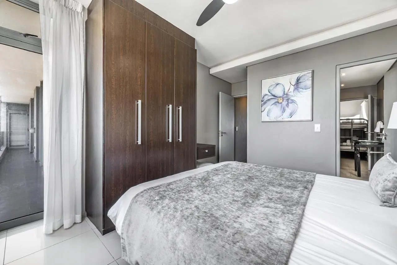 401 Infinity Apartment Bloubergstrand